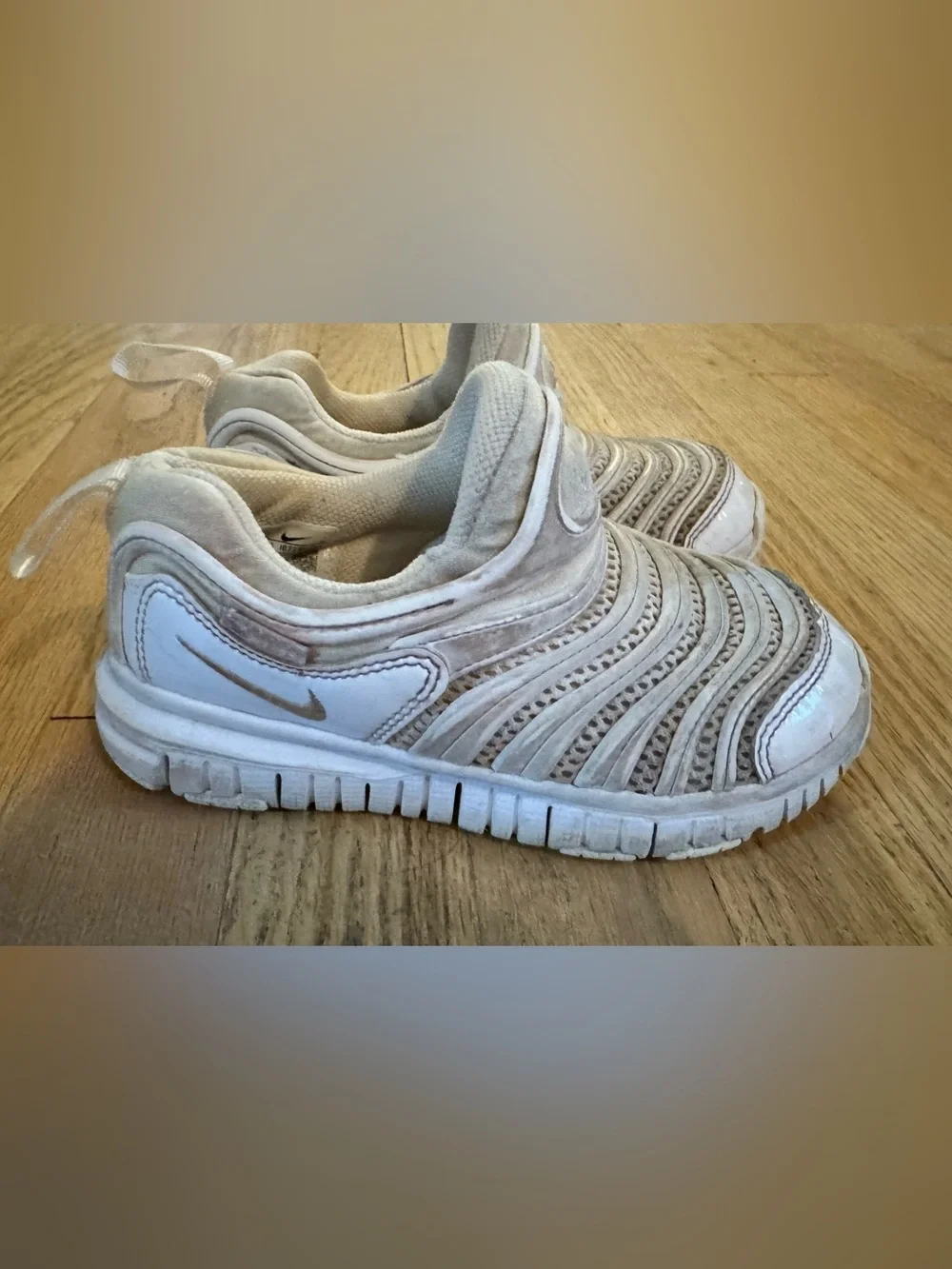 Nike Kids Lightweight Slip-On Dynamo Free Sneakers - Cream & White 12 C